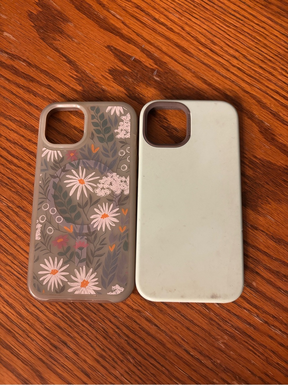 IPhone 13 Floral Daisy Phone Case and Pastel Green case